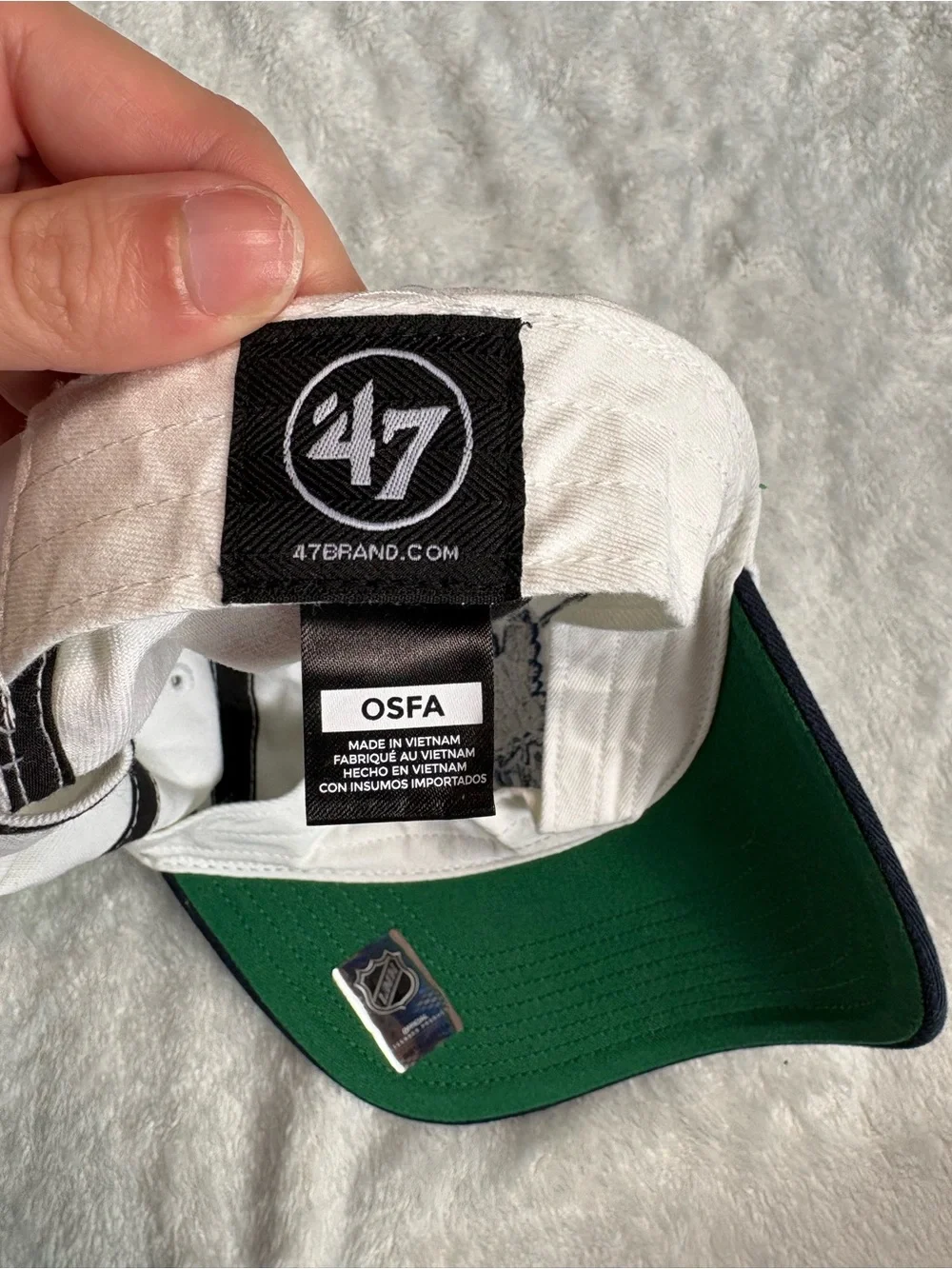 Toronto Maple Leafs Embroidered Two-Tone Women's Cap - White & Navy - Picture 5 of 5